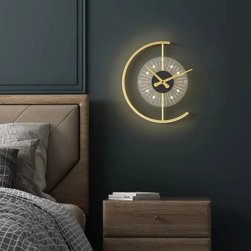 Arisha nútímalegt veggljós úr málmi með klukku og LED-ljósi, svart/gull