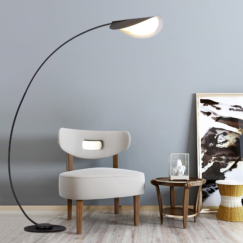 Edge moderne buet gulvlampe i metal, sort