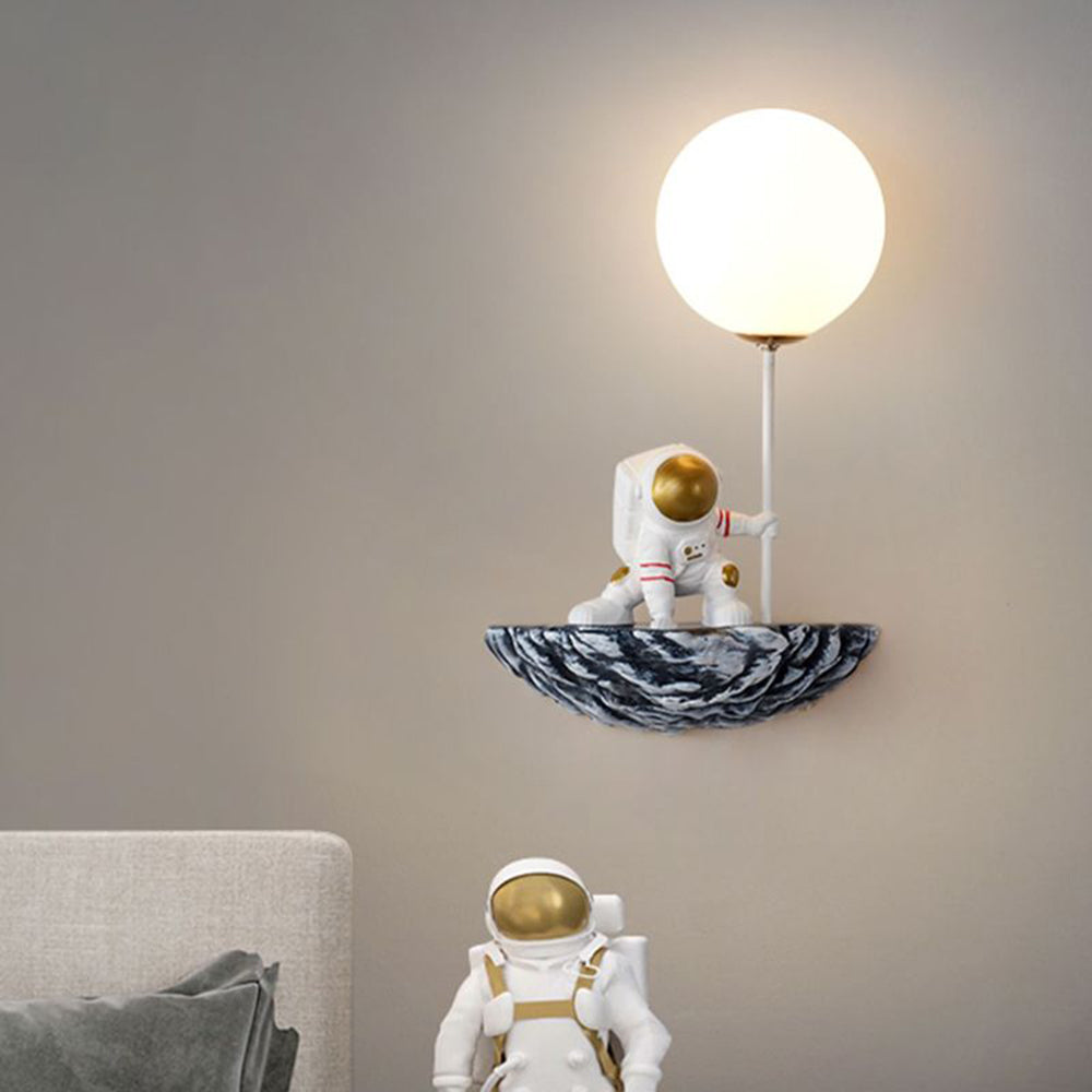 Candeeiro de parede Aria decorativo Astronauta de vidro, branco/branco-azulado