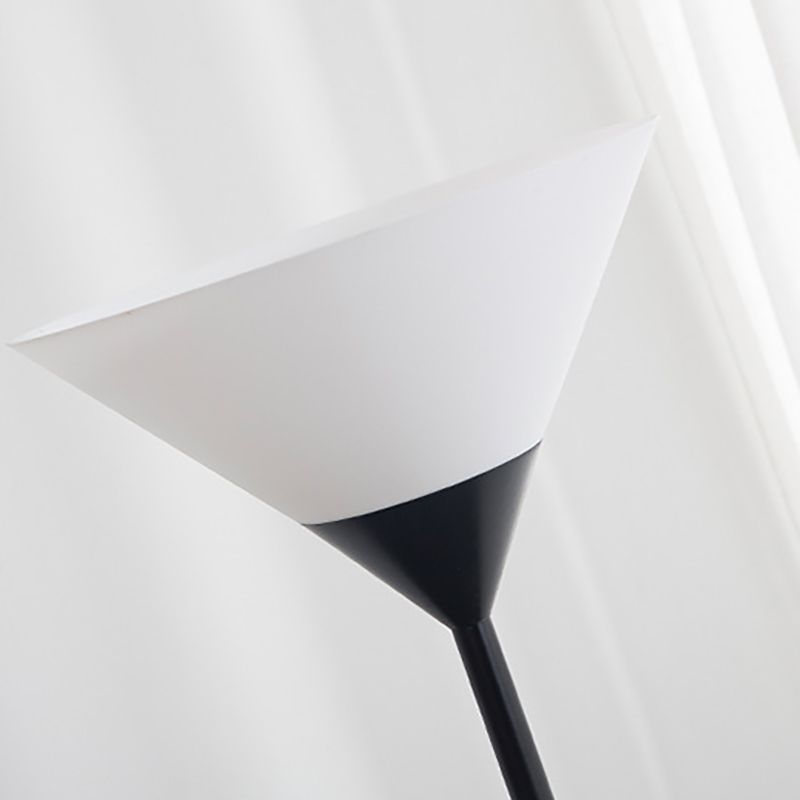 Morandi moderne kopformet gulvlampe, flere farver, metal