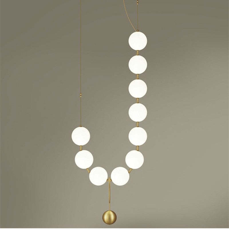 Valentina-postmoderni loft-tyylinen palloriippuvalaisin, luova kaulakorumalli