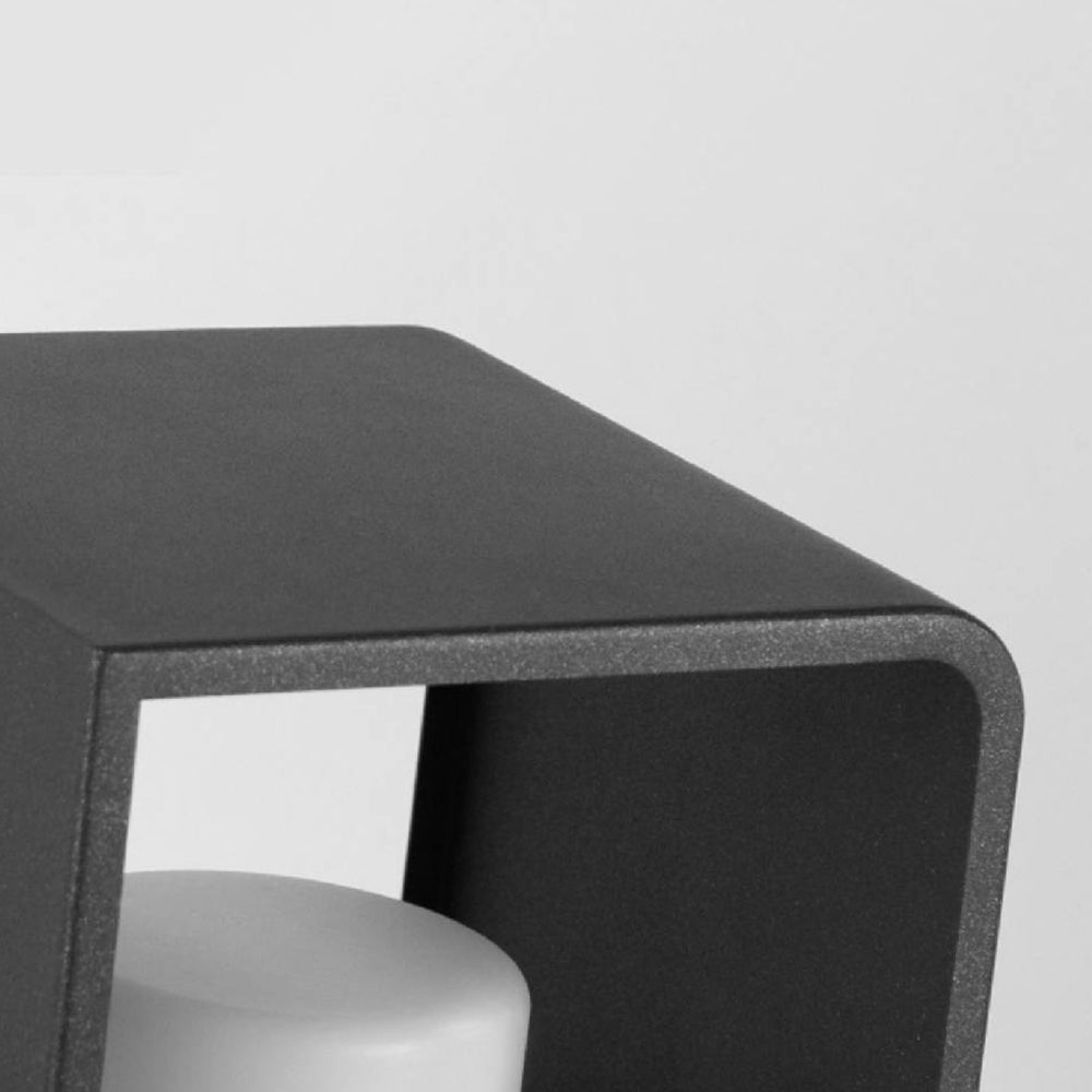 Ray minimalistisk kubformad solcellsdriven utomhusgolvlampa, svart