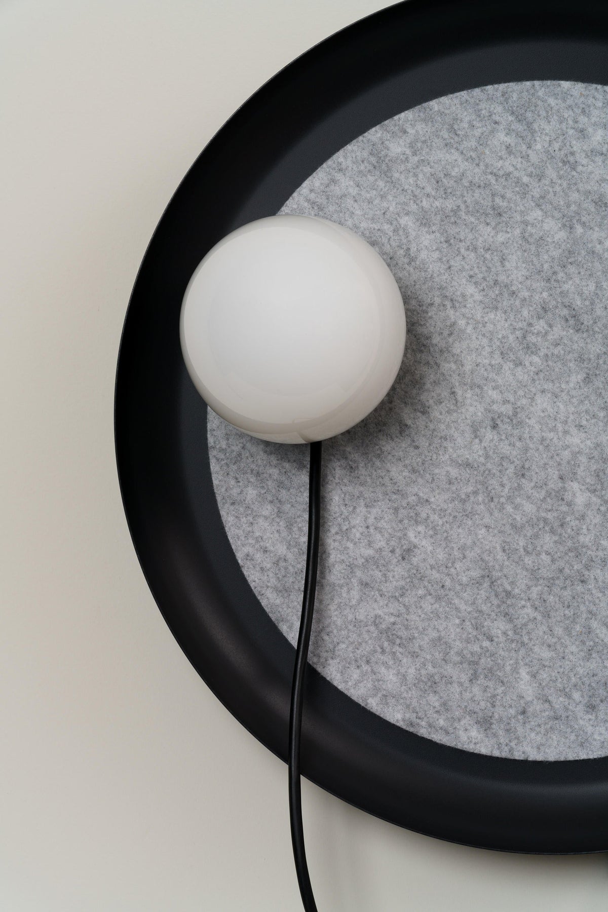Akustisk gulvlampe