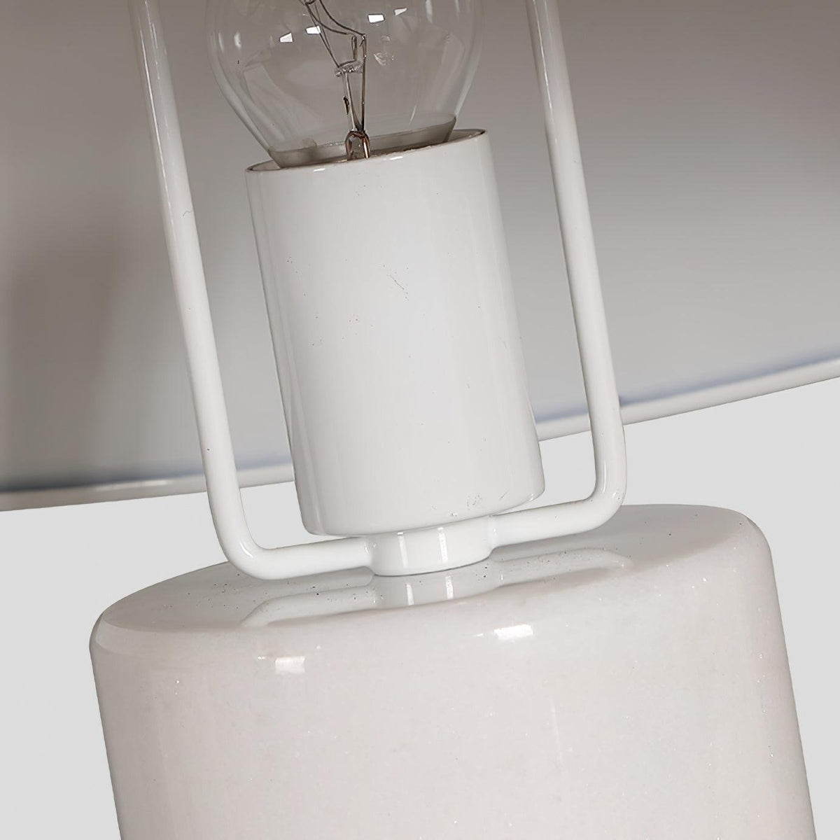 Minimalistisk marmorbordlampe Elyrian