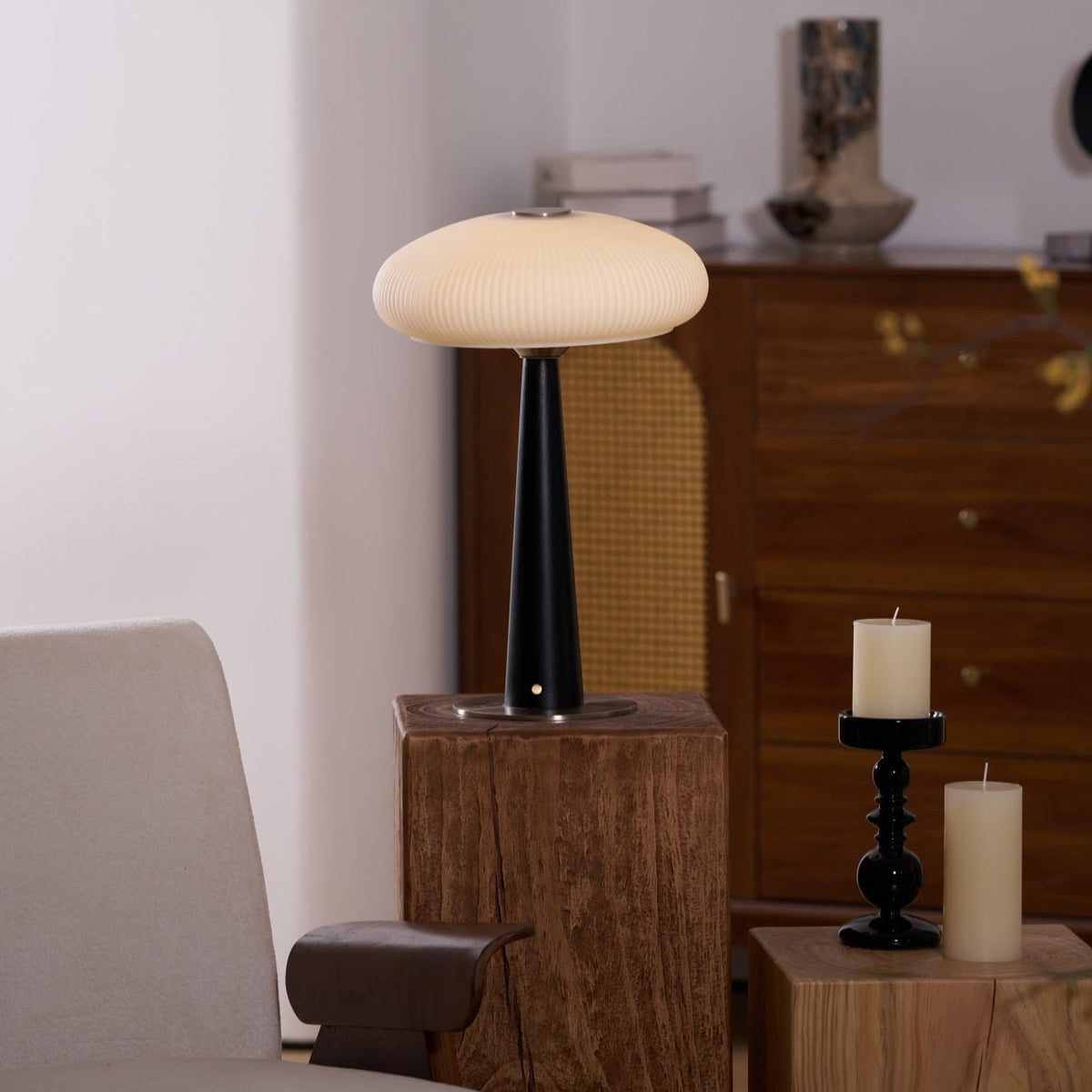 Glow minimalistinen puupöytälamppu