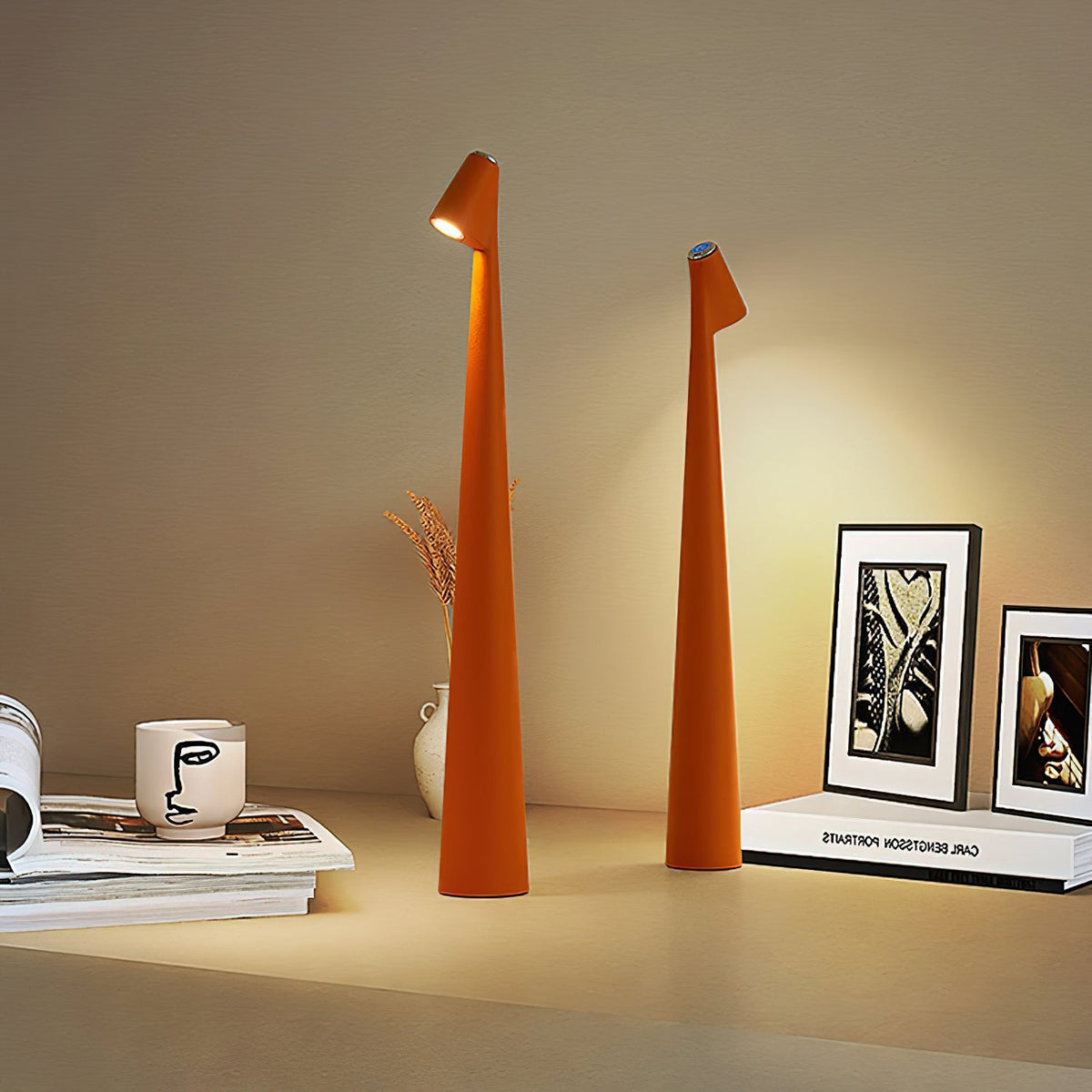 Candeeiro de mesa Nirerora minimalista em acrílico