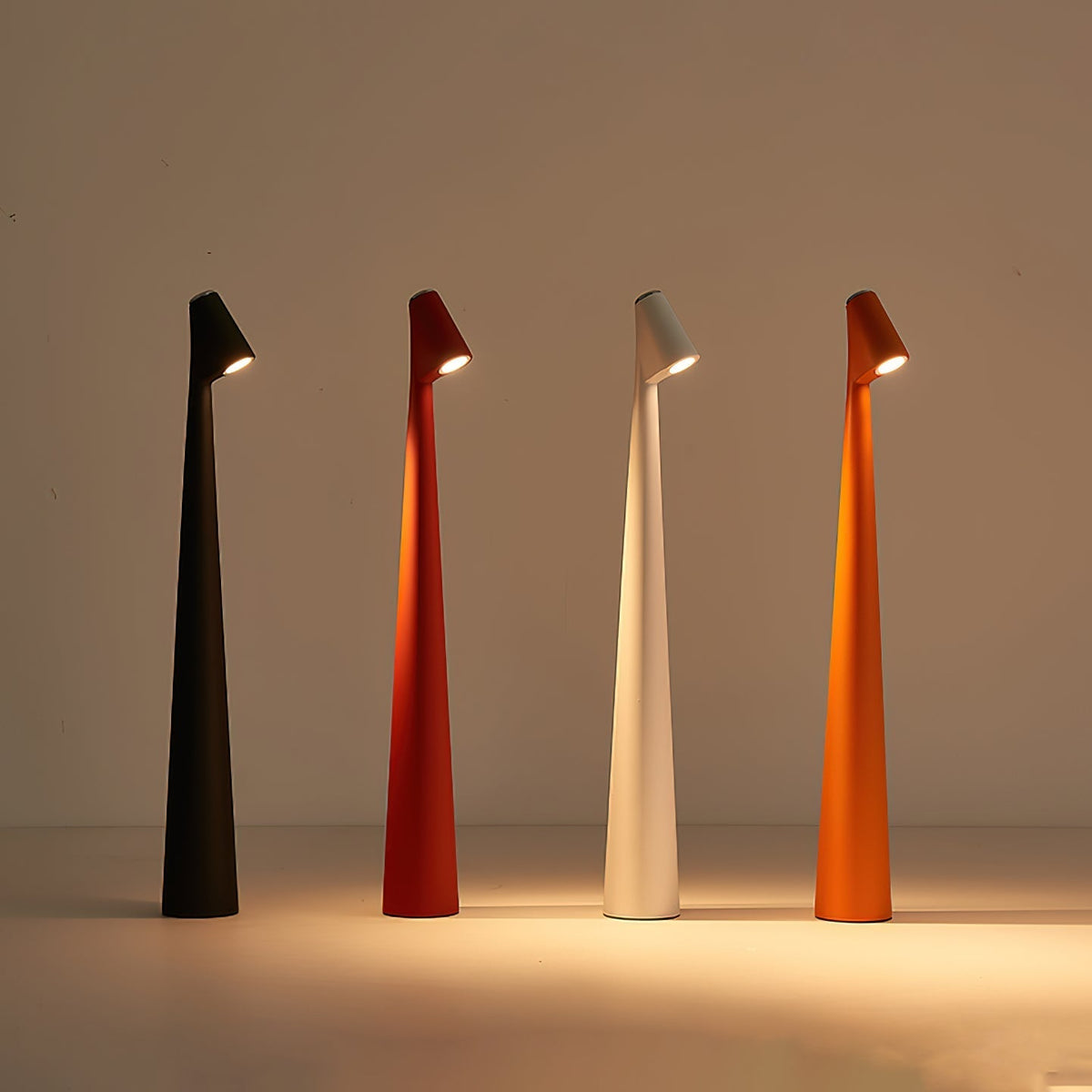 Candeeiro de mesa Nirerora minimalista em acrílico