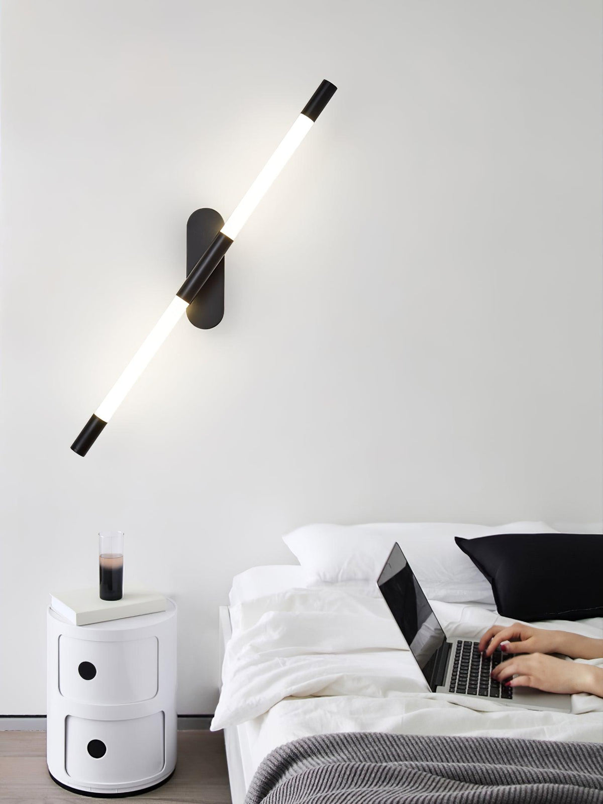 Candeeiro de parede Lumiviella com tubos modulares