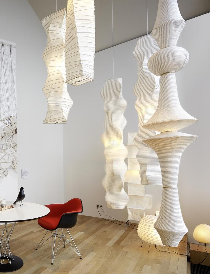Avara golvlampa i papper