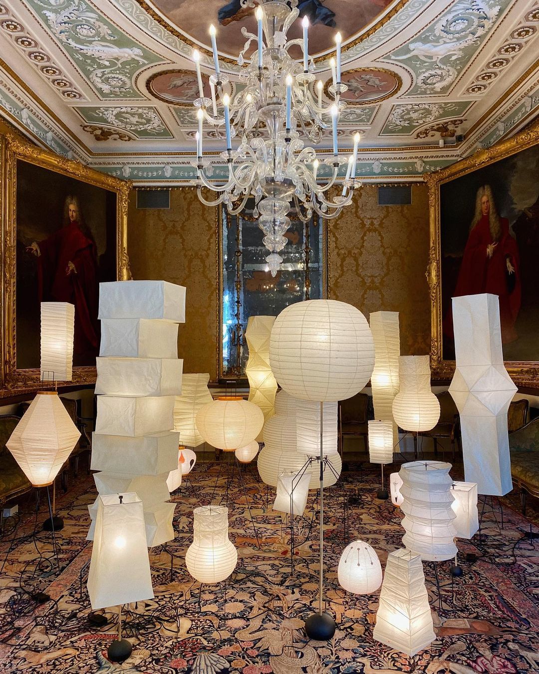 Avara golvlampa i papper