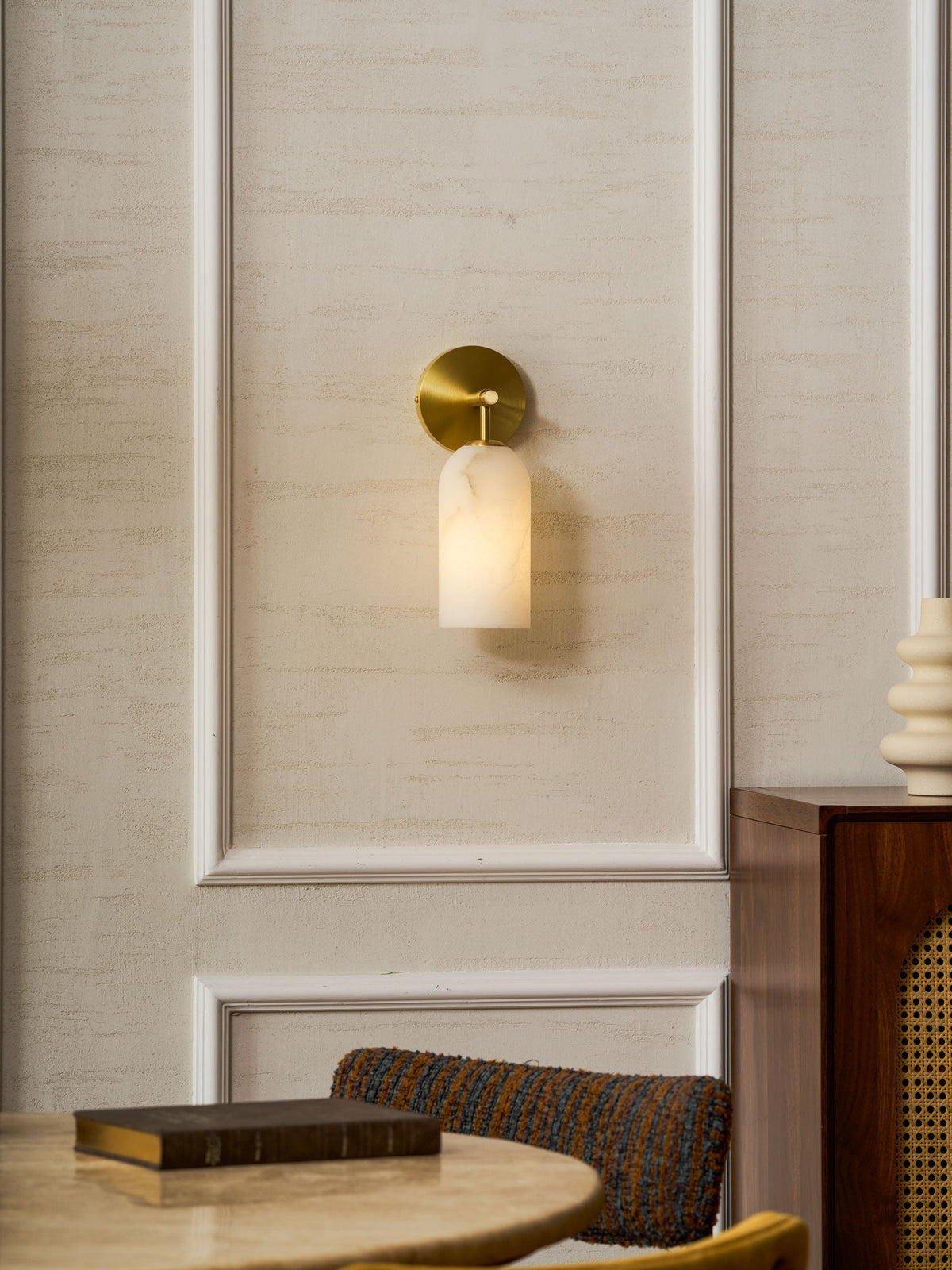 Albelaine pelarformad vägglampa i alabaster