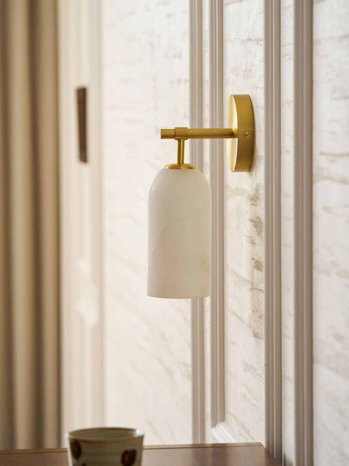 Albelaine pelarformad vägglampa i alabaster