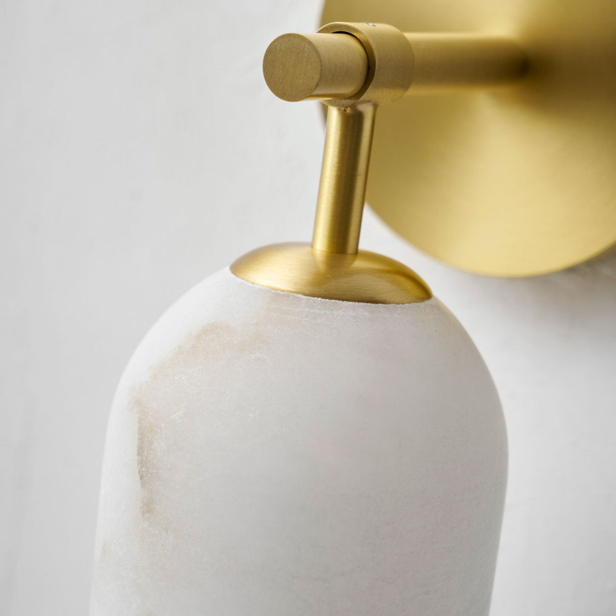 Albelaine pelarformad vägglampa i alabaster
