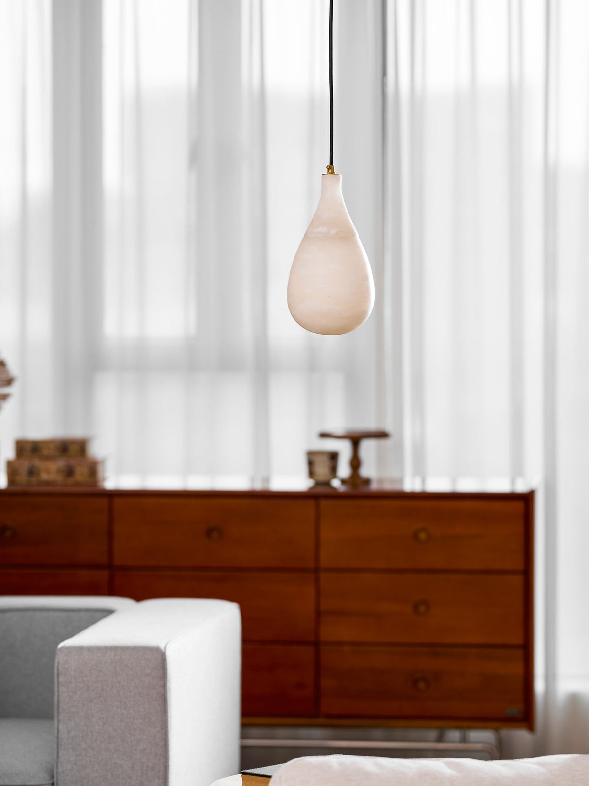 Avenith-alabasterpendellampe med dråbedesign