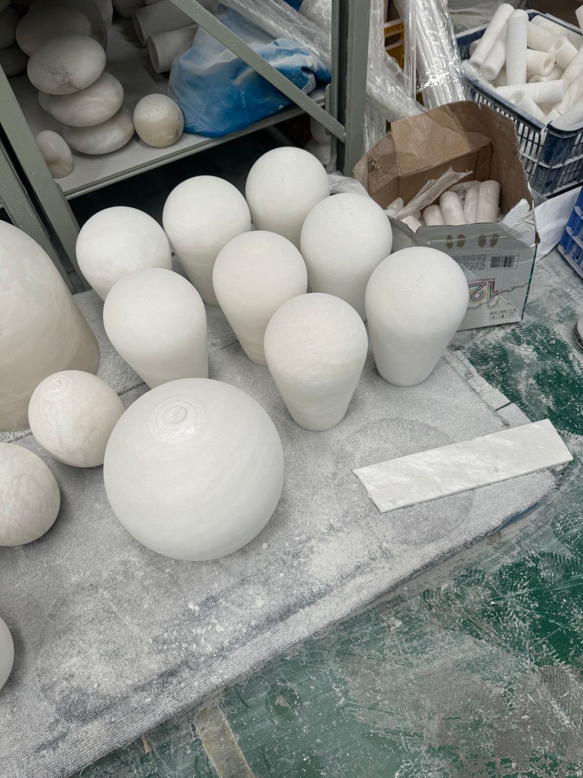Alamir Table Lamp