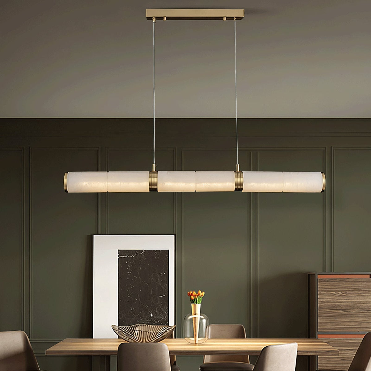 Gevrel minimalistisk linjär pendellampa i alabaster
