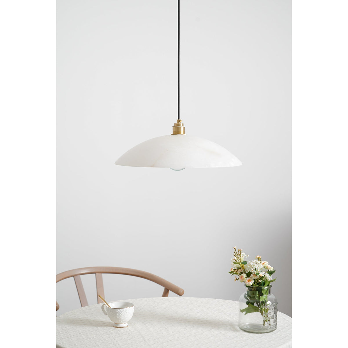 Ljomuvyd kreativ individuel kuppel-pendellampe i alabaster