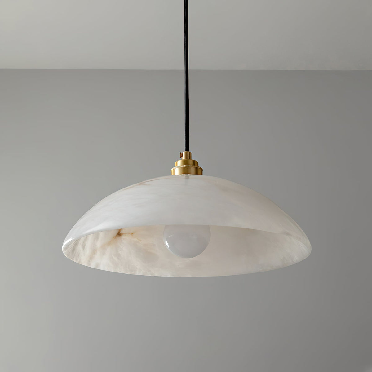 Ljomuvyd kreativ individuel kuppel-pendellampe i alabaster