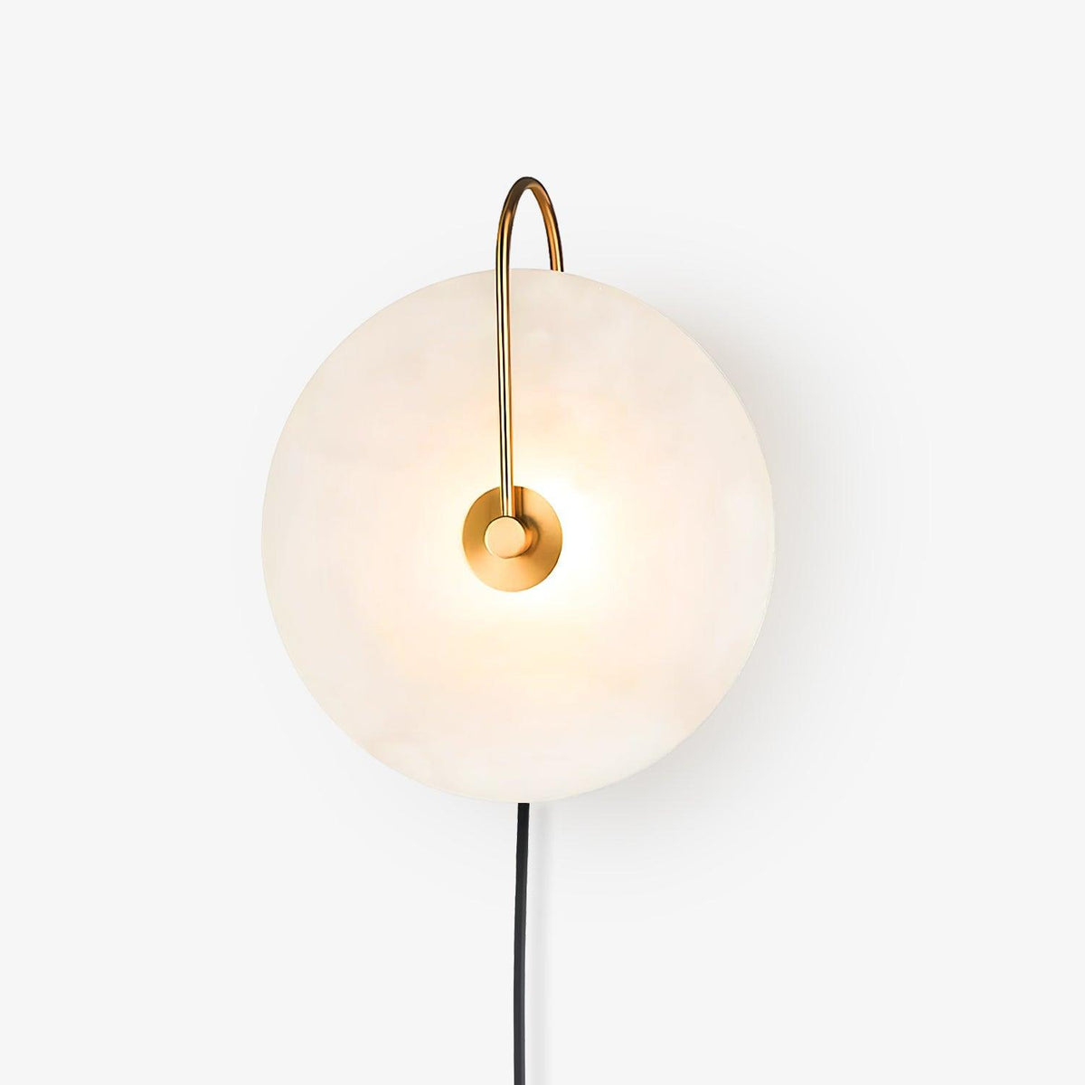 Albeaine globformad vägglampa med alabaster och stickkontakt