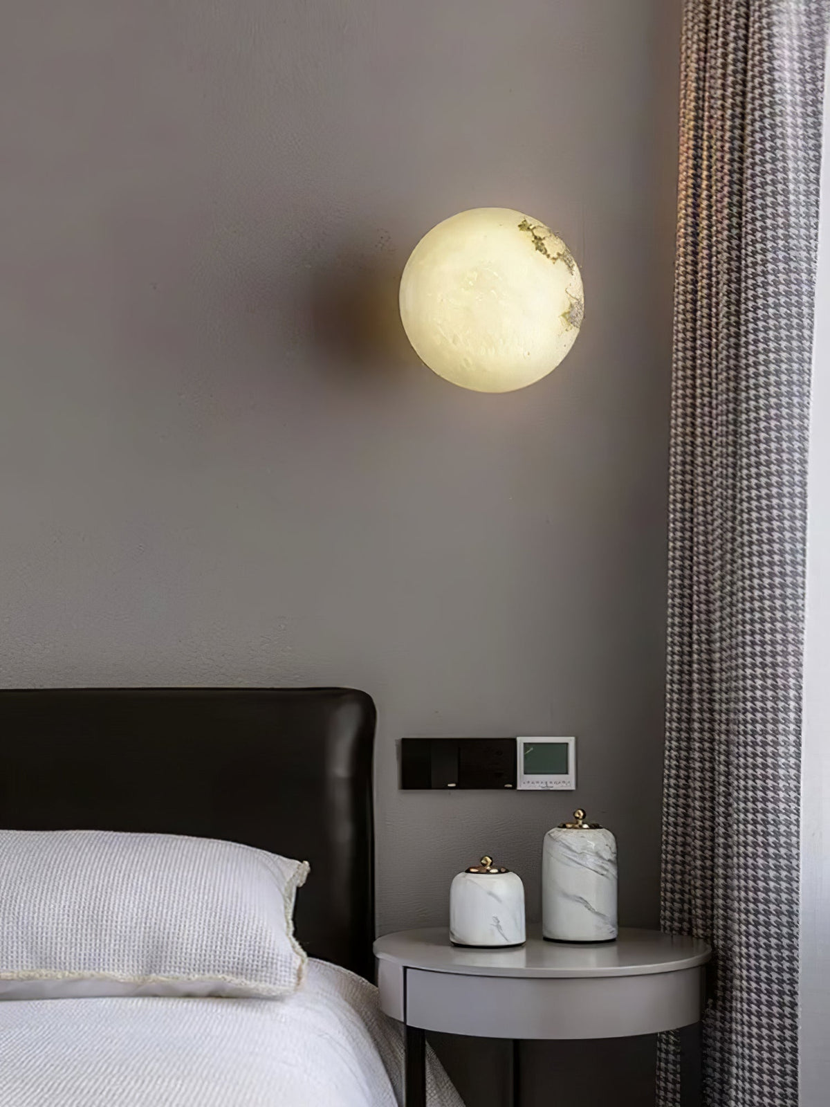 Navo mini-klotformad vägglampa i alabaster