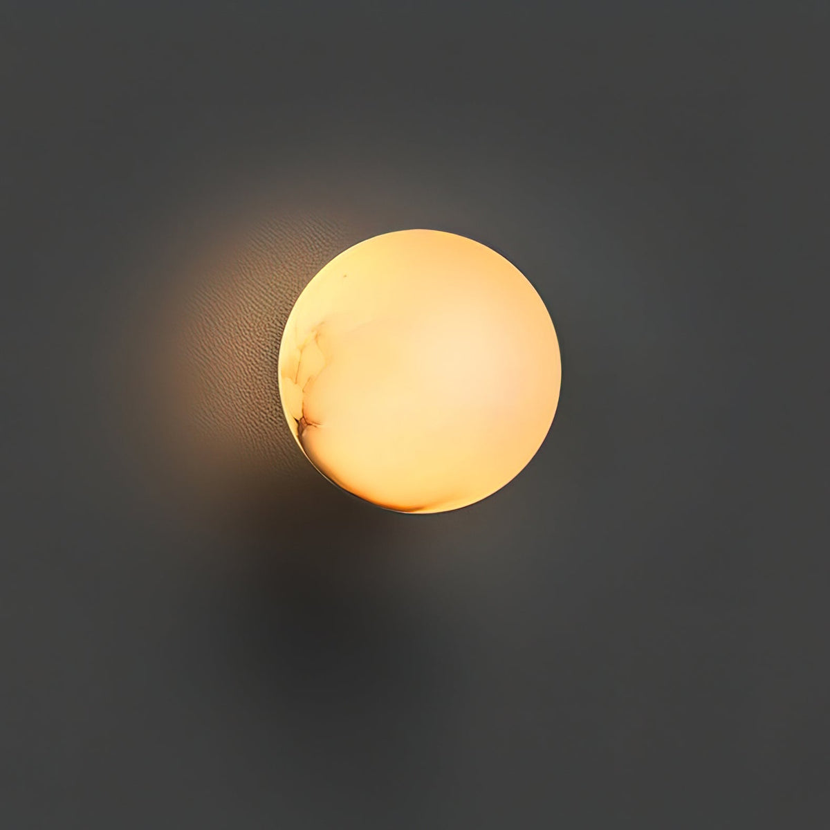 Navo mini-klotformad vägglampa i alabaster