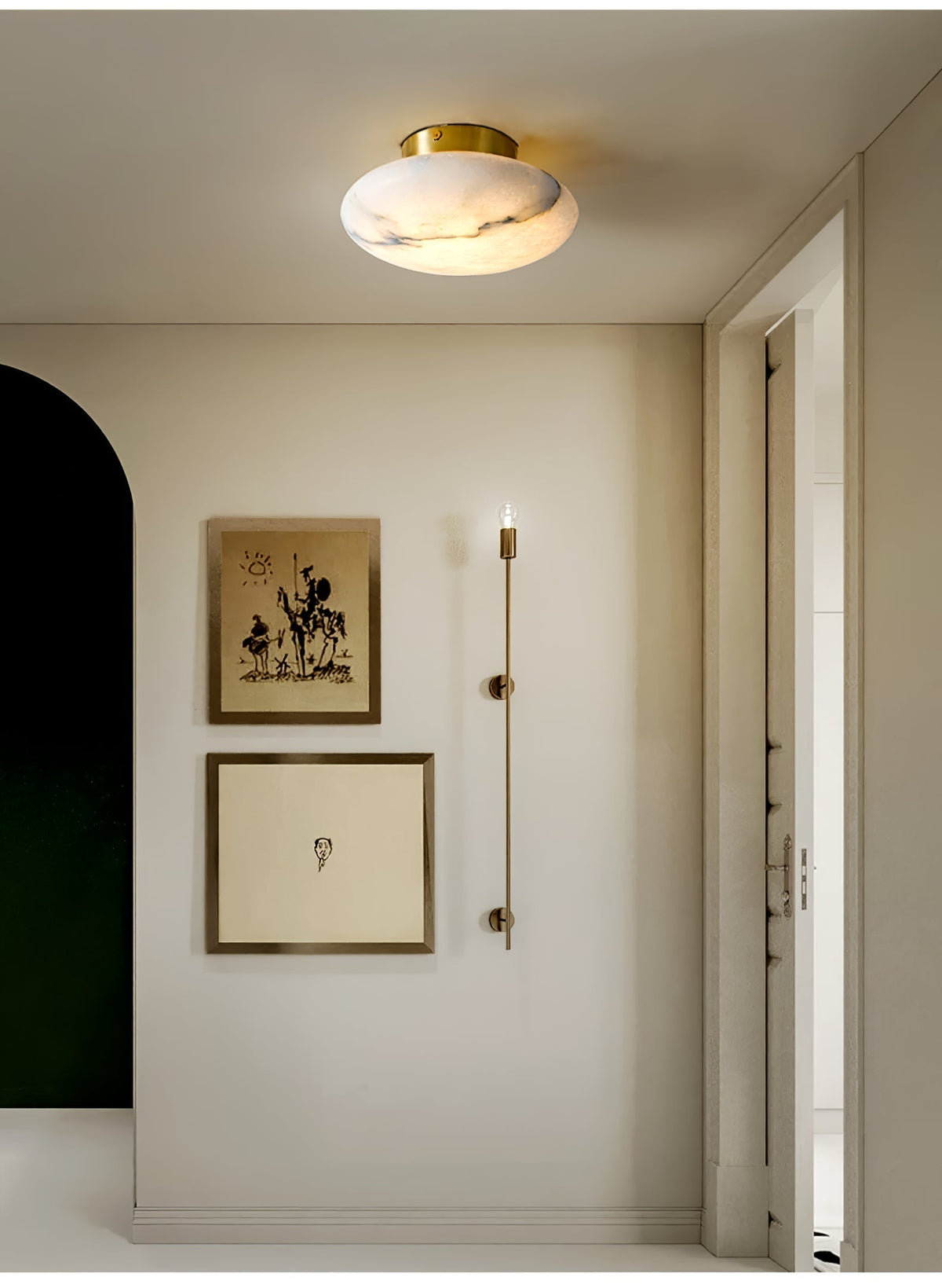 Vanorara minimalistisk taklampa i alabaster med nära montage