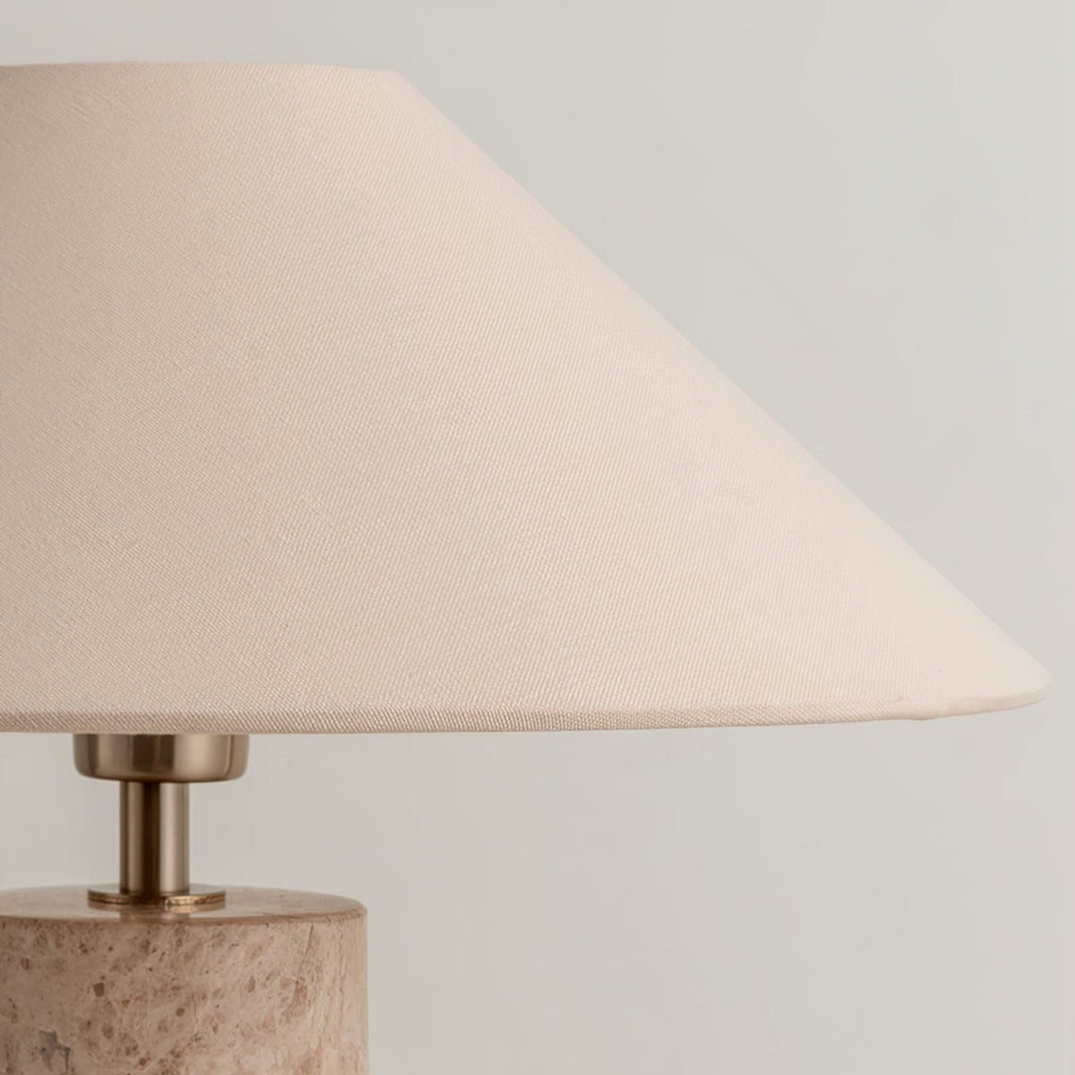 Peterielle moderne marmorbordlampe