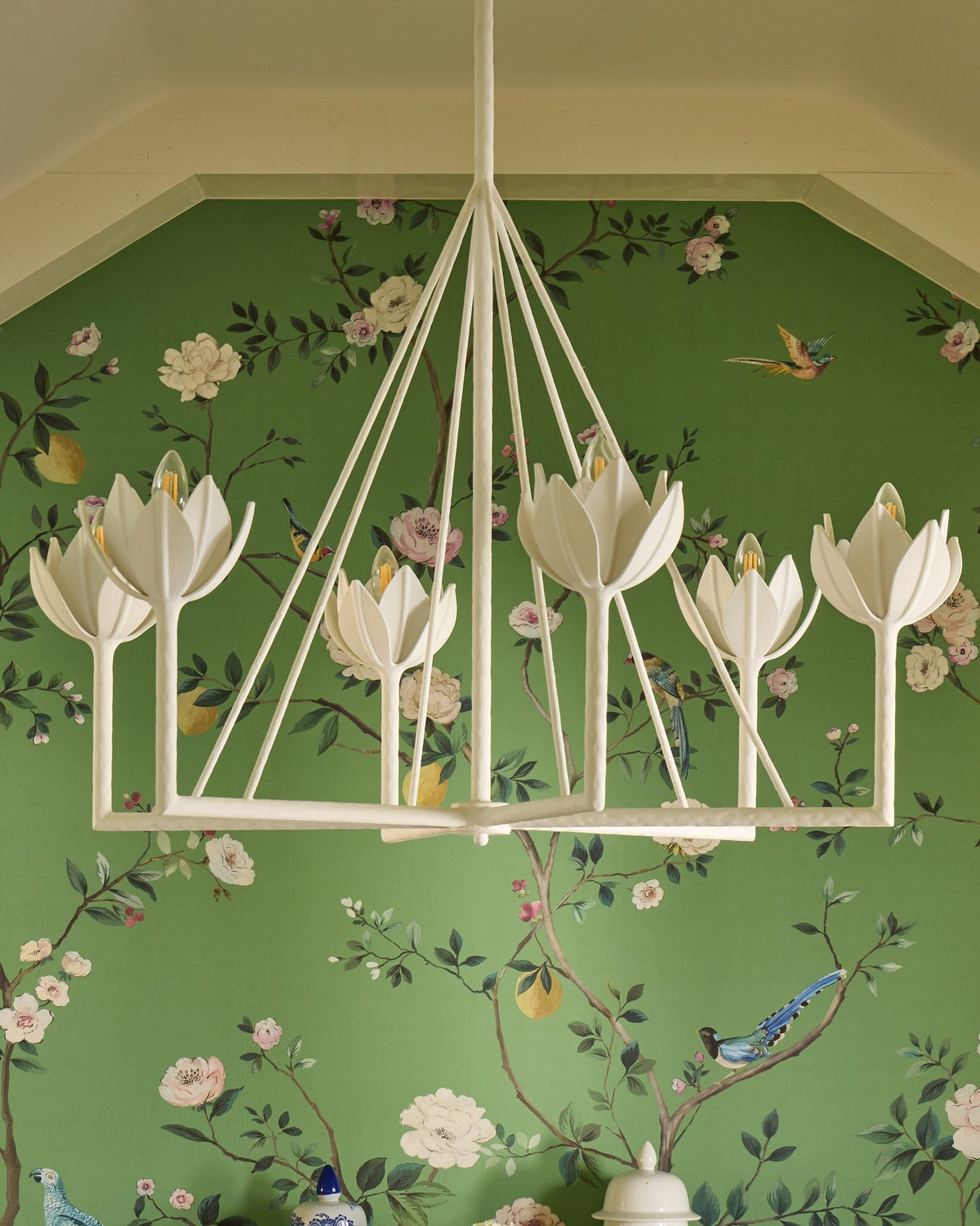 Alberto moderne minimalistisk blomsterlysekrone i messing