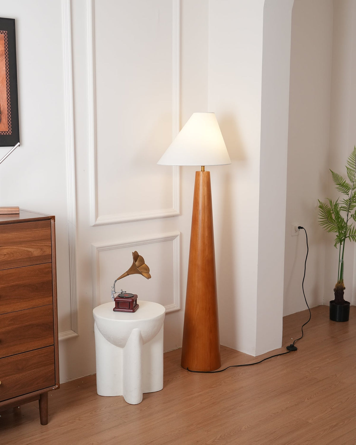Pinnacle minimalistisk gulvlampe i træ