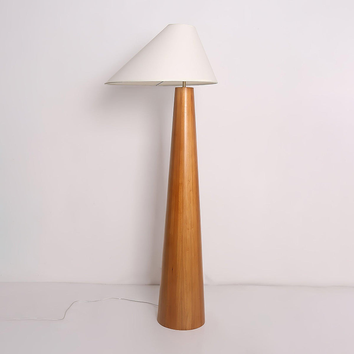 Pinnacle minimalistisk gulvlampe i træ