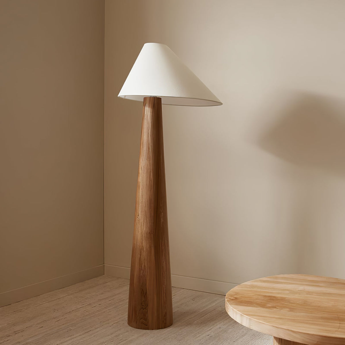 Pinnacle minimalistisk gulvlampe i træ