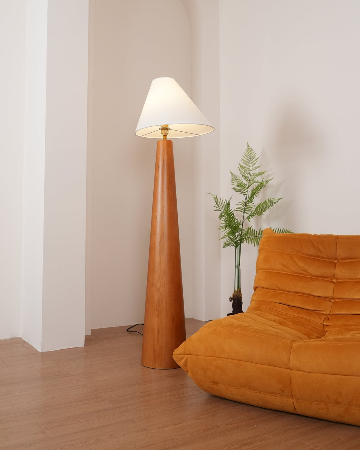 Elvin-gulvlampe