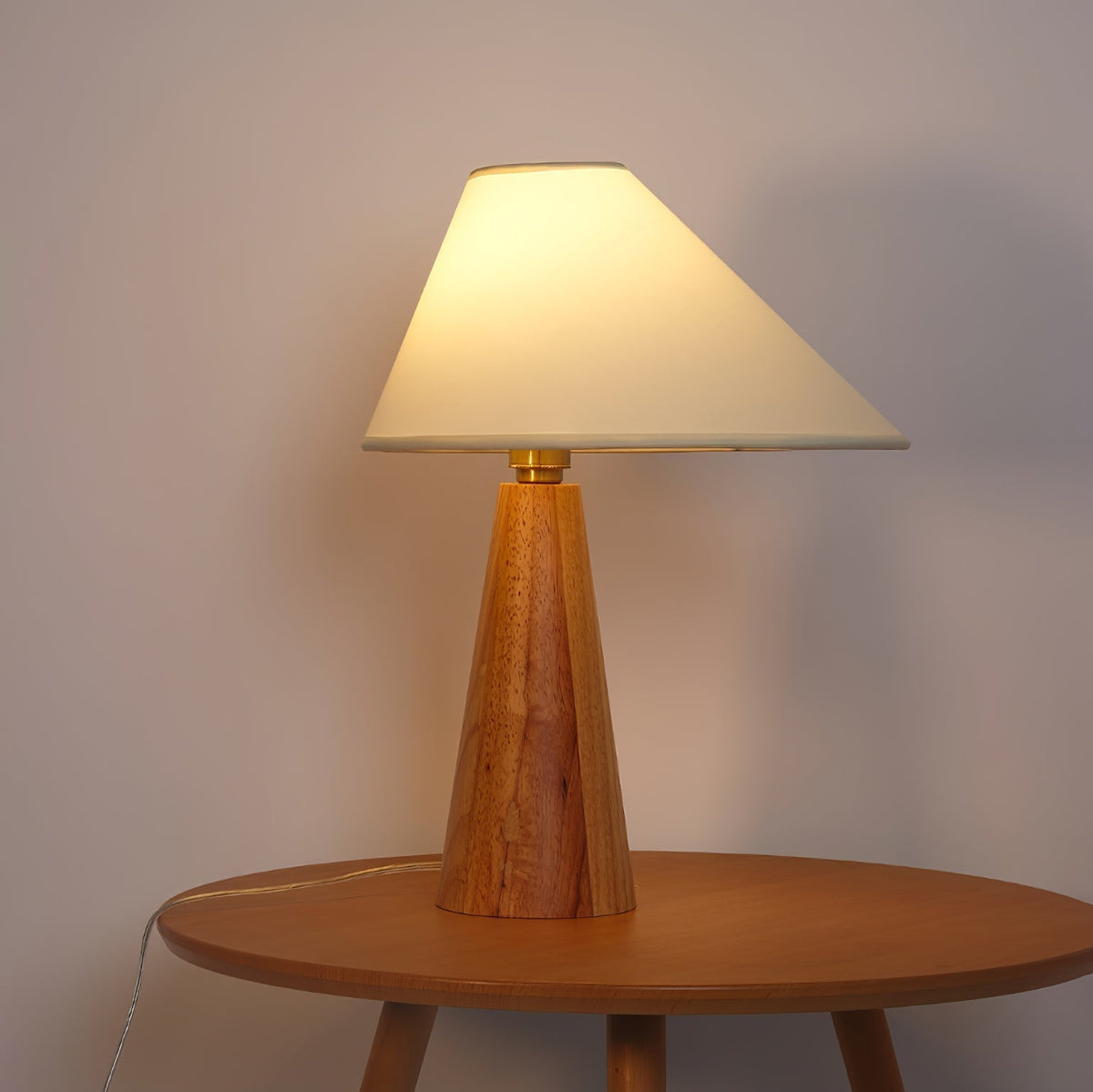 Mirose rustik bordslampa i trä och textil