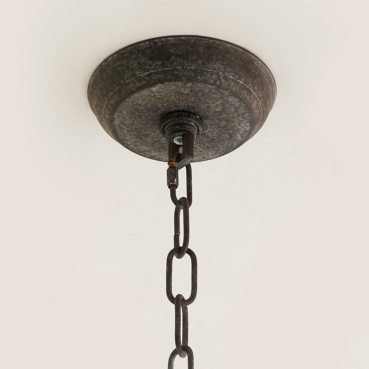 Eirikuvyi vintage pendellampe i metal og træ med kreativt design