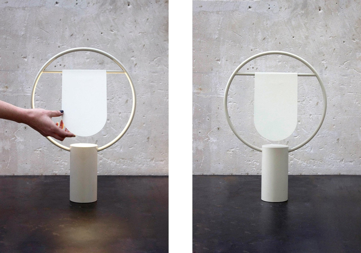 Abigail moderne bordlampe