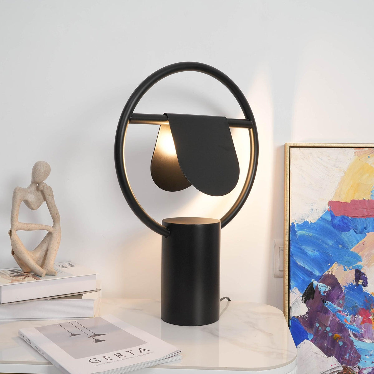 Abigail moderne bordlampe