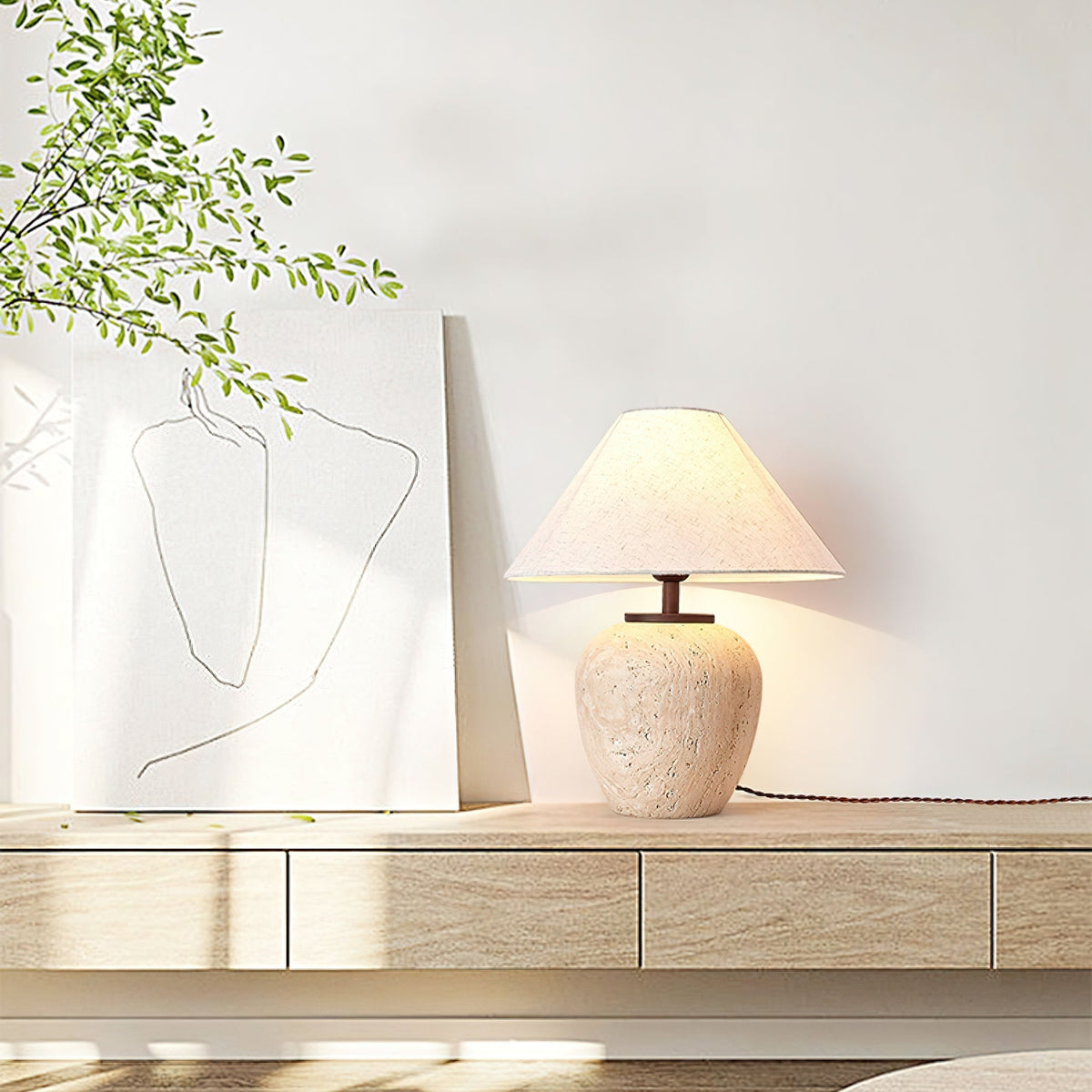 Cazorus kugleformet bordlampe i travertin