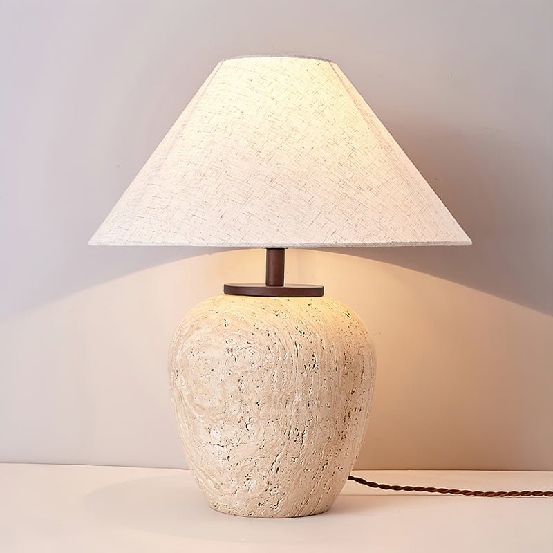 Cazorus kugleformet bordlampe i travertin