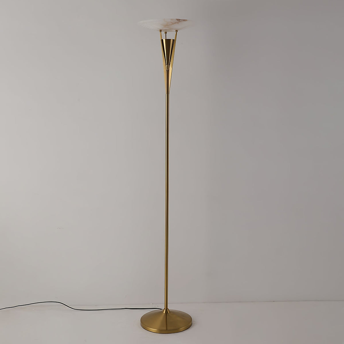 Veloros konformad golvlampa i alabaster