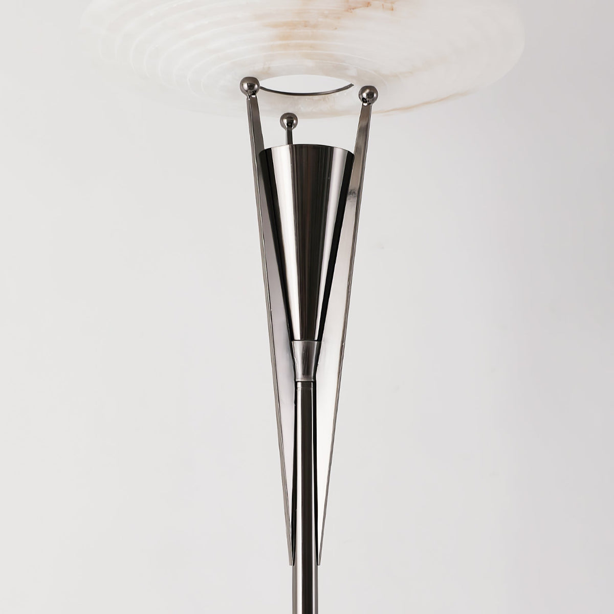 Veloros konformad golvlampa i alabaster