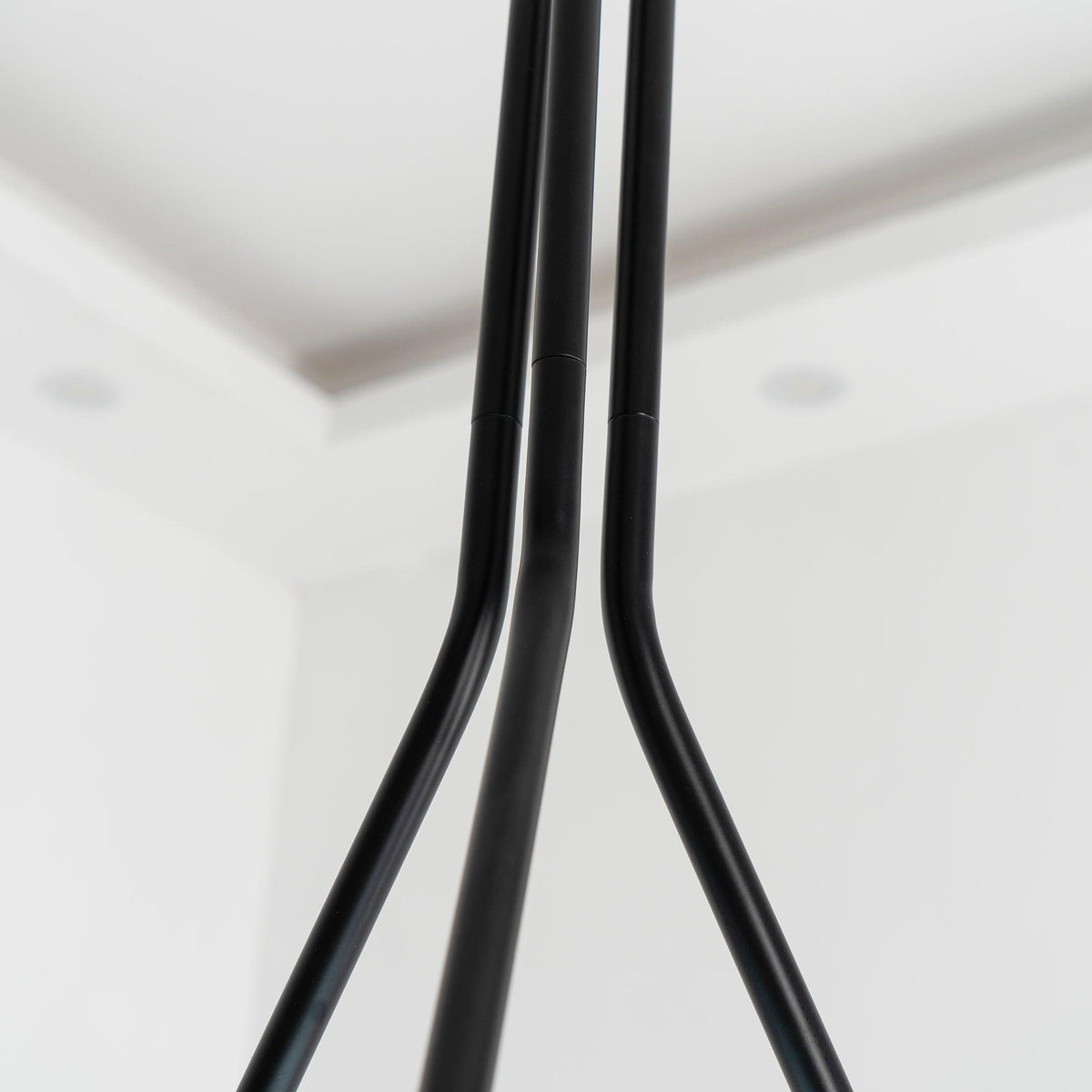 Cex moderne LED-lysekrone i messing med 3 lys