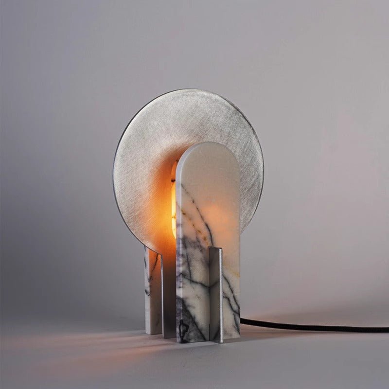 Solvique Arch-bordlampe i marmor