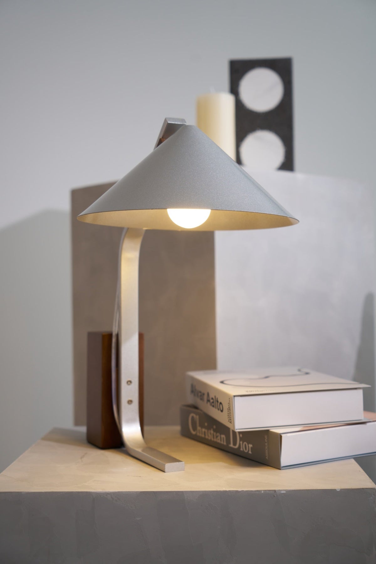 Ireld moderne bordlampe