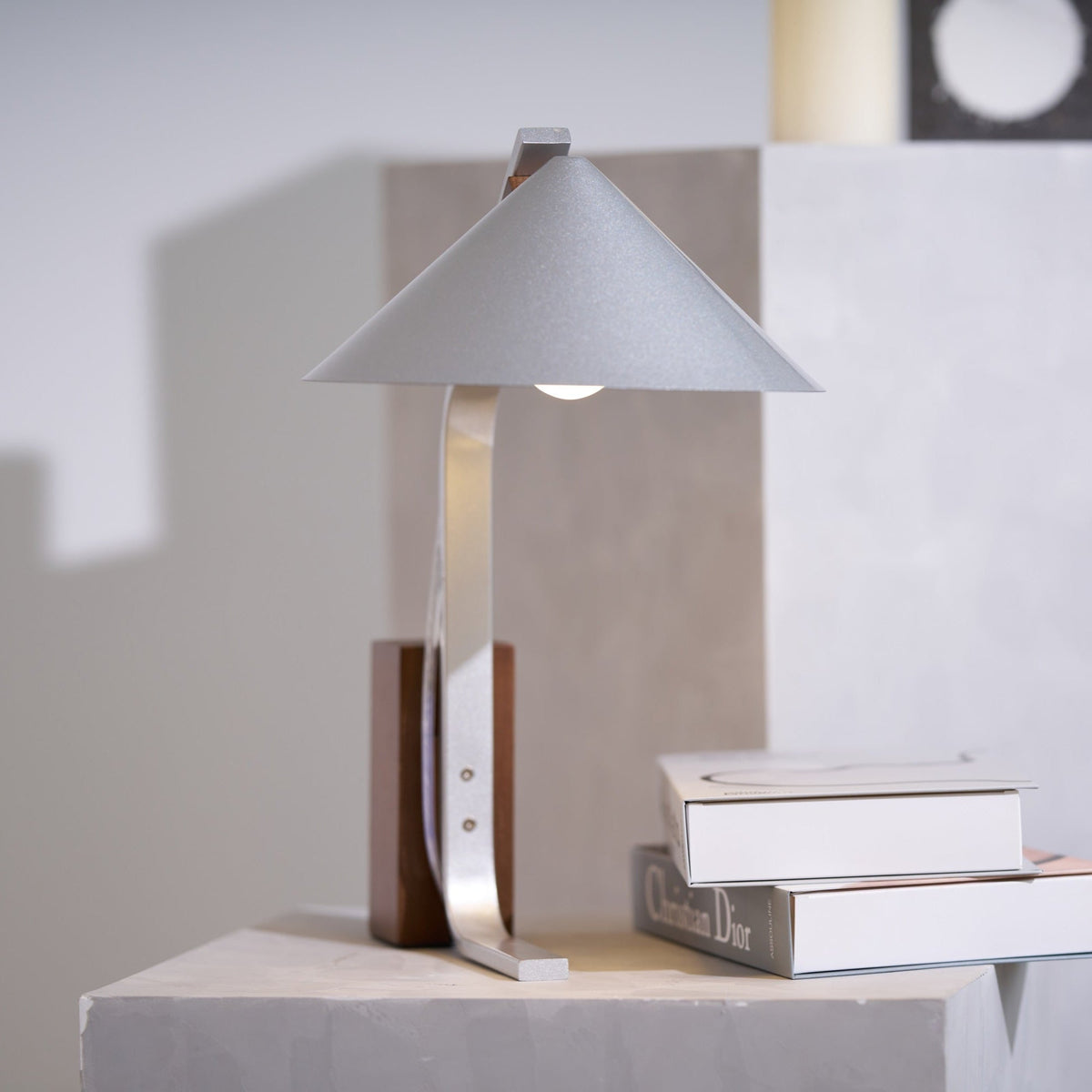 Ireld moderne bordlampe
