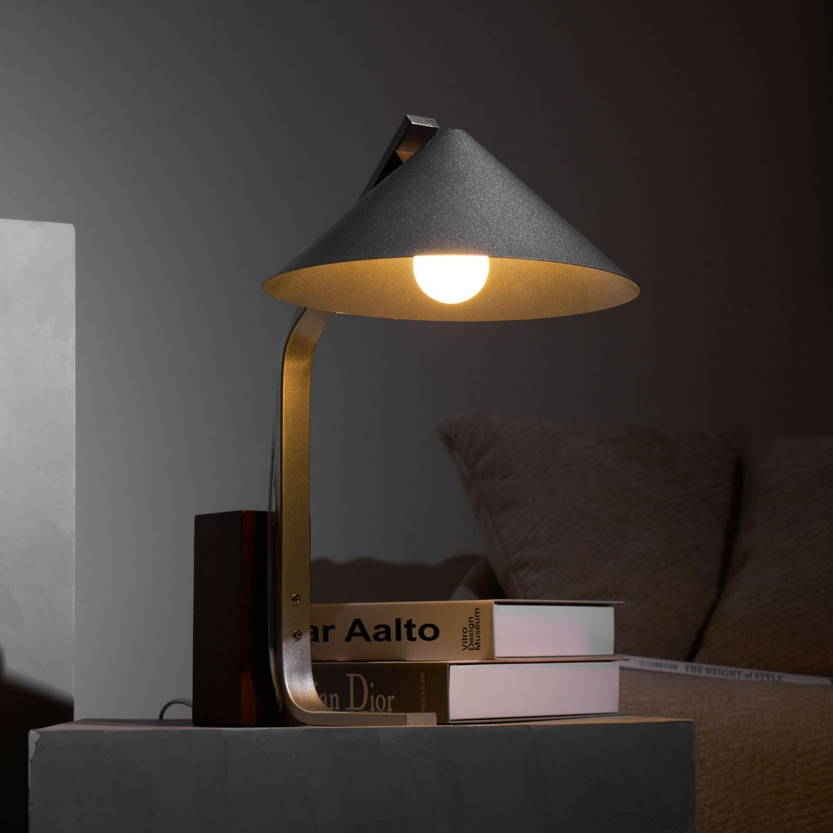 Ireld moderne bordlampe