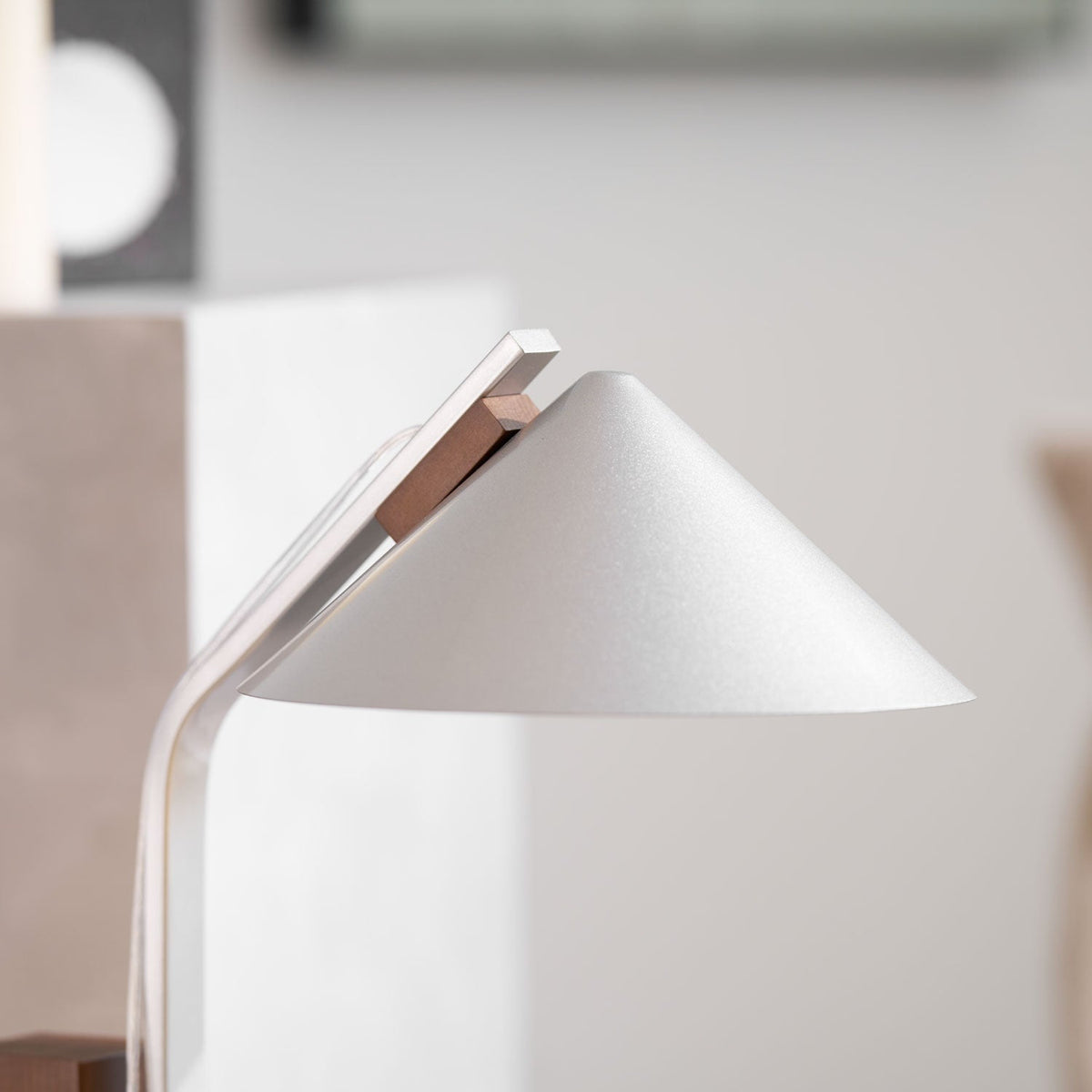 Ireld moderne bordlampe