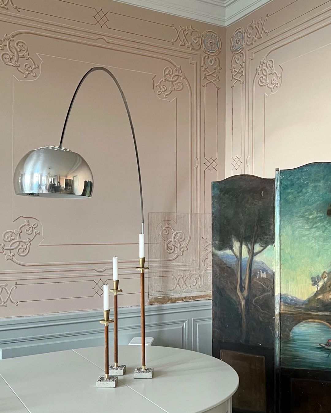 Alevra gulvlampe i stål og marmor