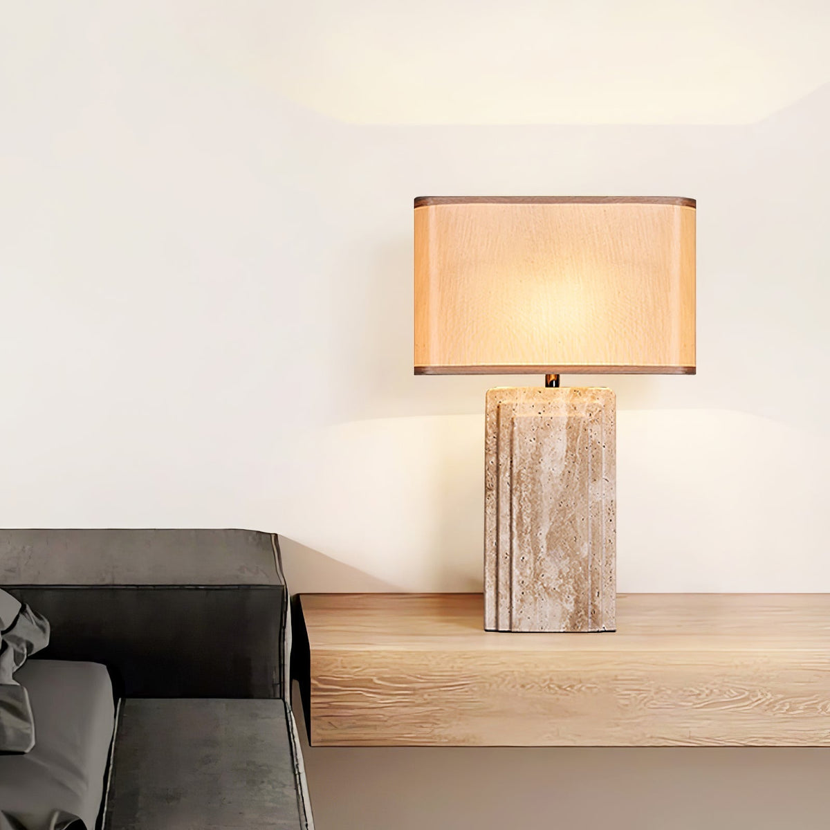 Cocare-bordlampe i travertin