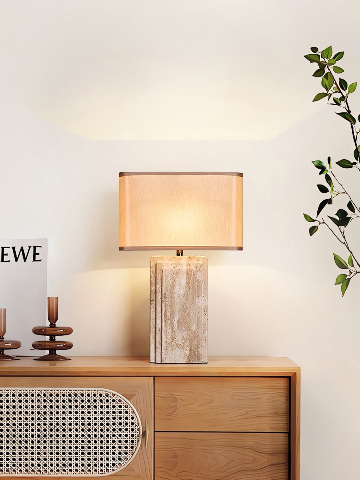 Cocare-bordlampe i travertin