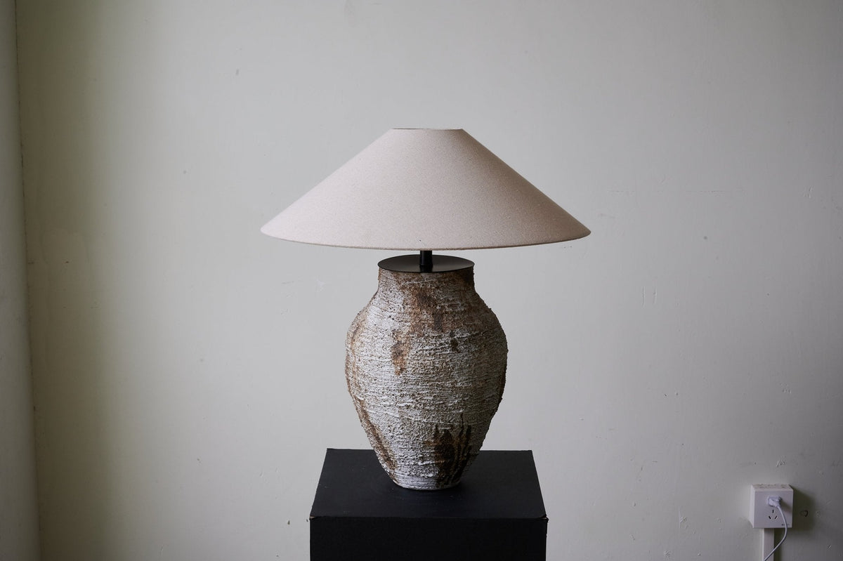 Candeeiro de mesa Celia em cerâmica wabi-sabi